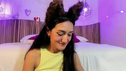 Sylvia Leos online show from 02.18.25