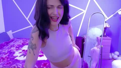 Snapshot of sylvianyvellero chatting on 03.14.26 sylvianyvellero online show from 03.14.26