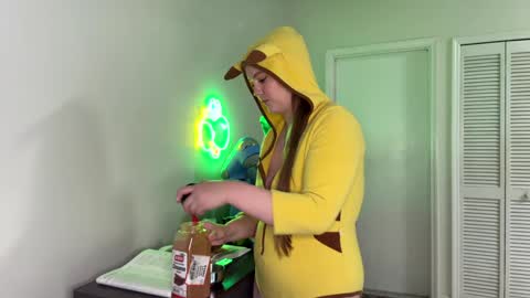 Jennah online show from 10.11.25