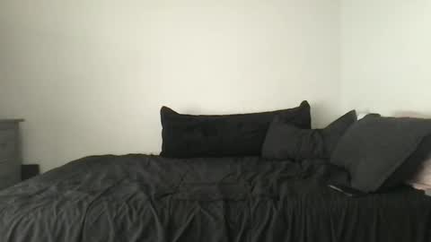 Synn Knight online show from 10.16.25