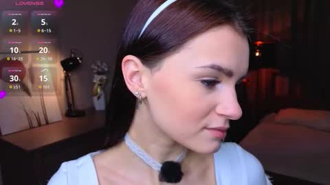 Snapshot of synne_glows chatting on 09.11.25 Eva online show from 09.11.25