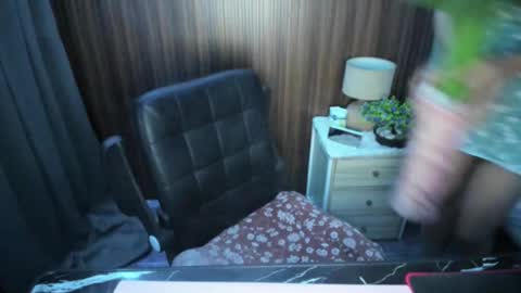 Jenny online show from 03.04.25