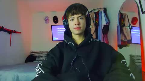 Snapshot of t0n3r chatting on 10.24.25 TONER online show from 10.24.25