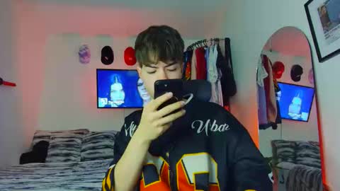 Snapshot of t0n3r chatting on 10.28.25 TONER online show from 10.28.25