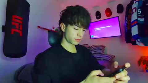 Snapshot of t0n3r chatting on 12.14.25 TONER online show from 12.14.25