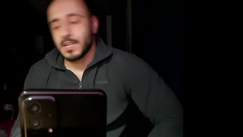 Snapshot of t_huracane chatting on 01.11.25 Huracane online show from 01.11.25