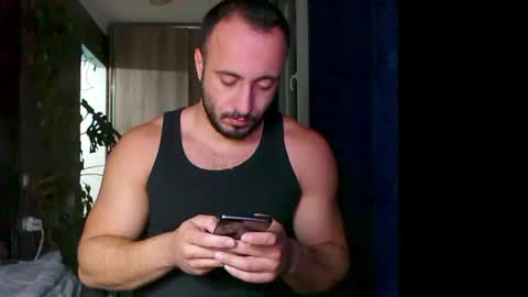 Snapshot of t_huracane chatting on 11.15.25 Huracane online show from 11.15.25