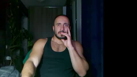 Snapshot of t_huracane chatting on 11.20.25 Huracane online show from 11.20.25