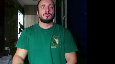 Snapshot of t_huracane chatting on 11.29.25 Huracane online show from 11.29.25