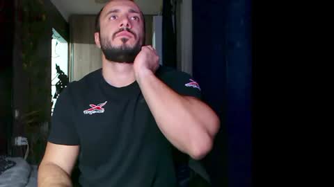 Snapshot of t_huracane chatting on 12.02.25 Huracane online show from 12.02.25