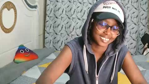 Snapshot of t_okyo chatting on 01.05.26 TOKYO online show from 01.05.26