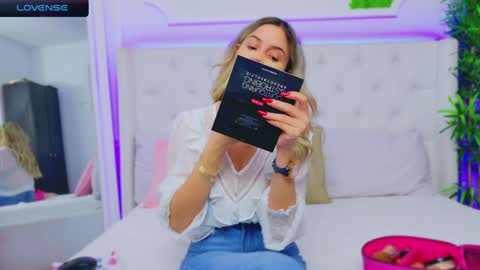 Snapshot of taahiraarabian chatting on 12.21.24 Arianna online show from 12.21.24