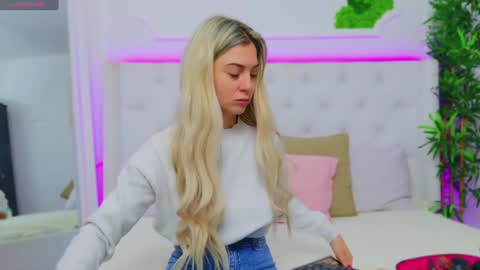 Snapshot of taahiraarabian chatting on 12.30.24 Arianna online show from 12.30.24