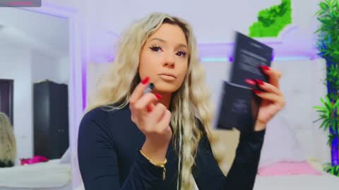 Snapshot of taahiraarabian chatting on 01.07.25 Arianna online show from 01.07.25