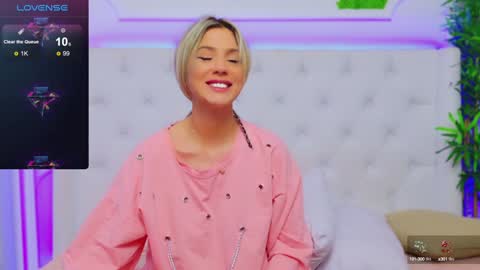 Snapshot of taahiraarabian chatting on 01.13.25 Arianna online show from 01.13.25