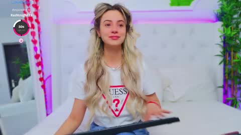 Snapshot of taahiraarabian chatting on 03.08.25 Arianna online show from 03.08.25