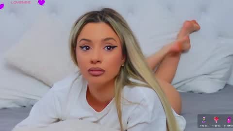 Snapshot of taahiraarabian chatting on 03.12.25 Arianna online show from 03.12.25