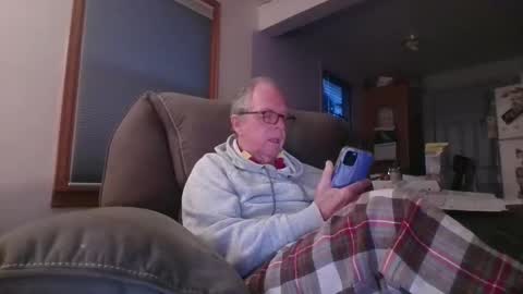 Snapshot of tacrunner66_ chatting on 12.20.25 tacrunner66_ online show from 12.20.25