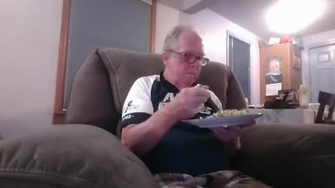 Snapshot of tacrunner66_ chatting on 12.21.25 tacrunner66_ online show from 12.21.25