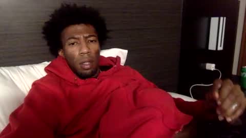 Snapshot of taejhon chatting on 10.23.25 Taejhon online show from 10.23.25