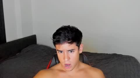 Snapshot of tairoanddagnye chatting on 02.05.25 Tairo online show from 02.05.25