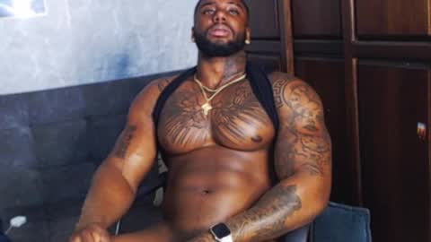 Tairon Tucke online show from 12.02.24