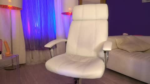 Snapshot of tais_athena chatting on 01.16.25 Margo online show from 01.16.25