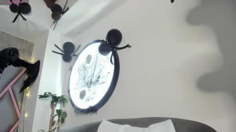 taisha online show from 10.17.25