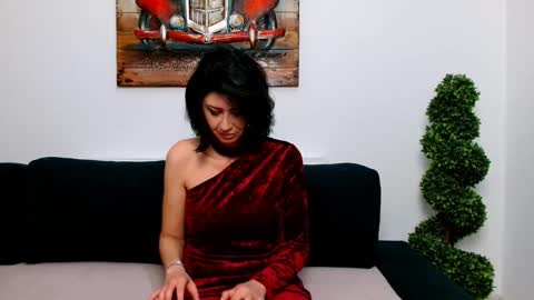 Taissa1 online show from 11.17.25