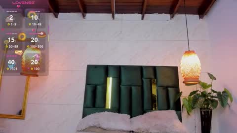 Snapshot of taissa_ chatting on 09.27.25 Taissa online show from 09.27.25