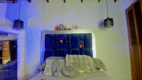 Snapshot of taissa_ chatting on 11.01.25 Taissa online show from 11.01.25