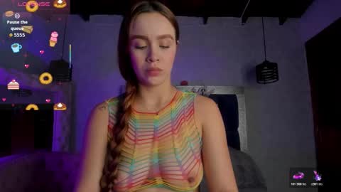 Snapshot of taissa_ chatting on 11.06.25 Taissa online show from 11.06.25