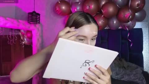 Snapshot of taissa_ chatting on 11.09.25 Taissa online show from 11.09.25