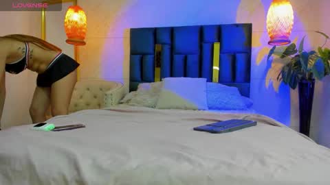 Snapshot of taissa_ chatting on 12.01.25 Taissa online show from 12.01.25