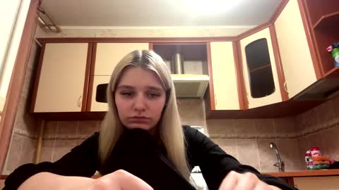 Mia online show from 02.23.26