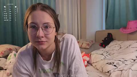 Snapshot of taithelme chatting on 10.24.25 Molly online show from 10.24.25