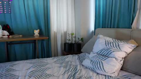 Molly online show from 04.06.26