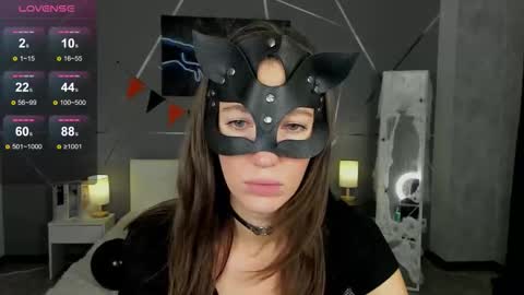 Snapshot of take_me_to_moon chatting on 10.31.25 Sasha online show from 10.31.25