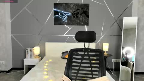 Snapshot of take_me_to_moon chatting on 12.17.25 Sasha online show from 12.17.25