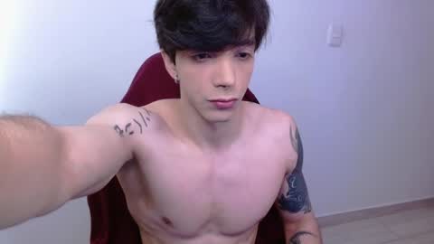 Snapshot of takeru___ chatting on 11.30.25 takeru___ online show from 11.30.25