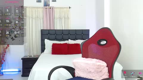 Snapshot of talianamoreno chatting on 12.15.25 taliana modelo independiente online show from 12.15.25