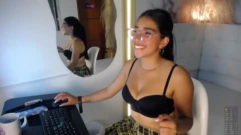 Snapshot of taliasweett chatting on 05.07.26 taliasweett online show from 05.07.26