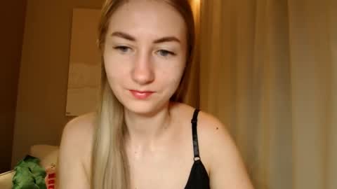  Kira  online show from 01.28.25