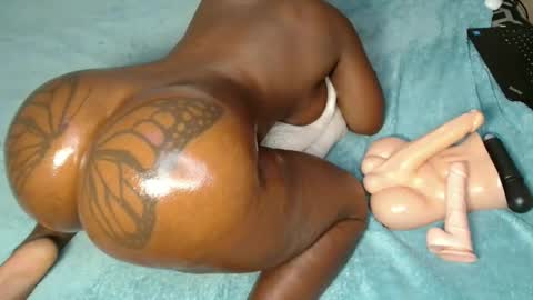 Snapshot of talisha254 chatting on 12.19.25 butterflyass online show from 12.19.25