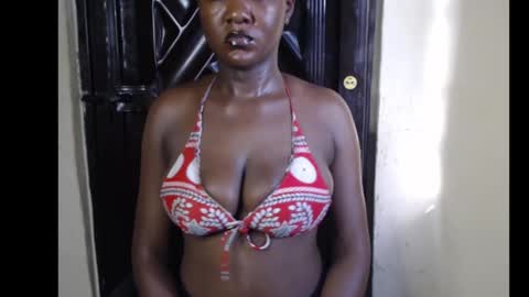 Snapshot of tall_choco chatting on 11.29.25 tall_choco online show from 11.29.25