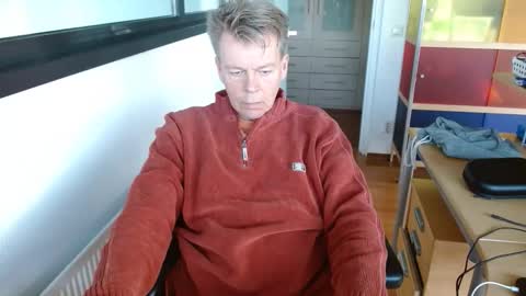 Snapshot of tall_dudenl chatting on 11.16.25 Tall daddy online show from 11.16.25