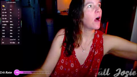 Snapshot of talljosie chatting on 11.04.25 Defututa online show from 11.04.25