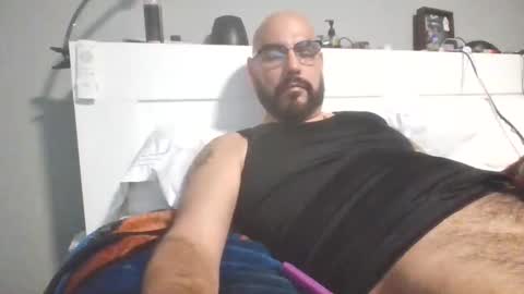 Snapshot of talllatino310 chatting on 11.14.25 talllatino310 online show from 11.14.25