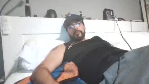 Snapshot of talllatino310 chatting on 11.15.25 talllatino310 online show from 11.15.25