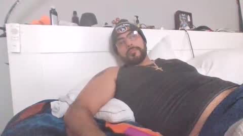 Snapshot of talllatino310 chatting on 11.25.25 talllatino310 online show from 11.25.25